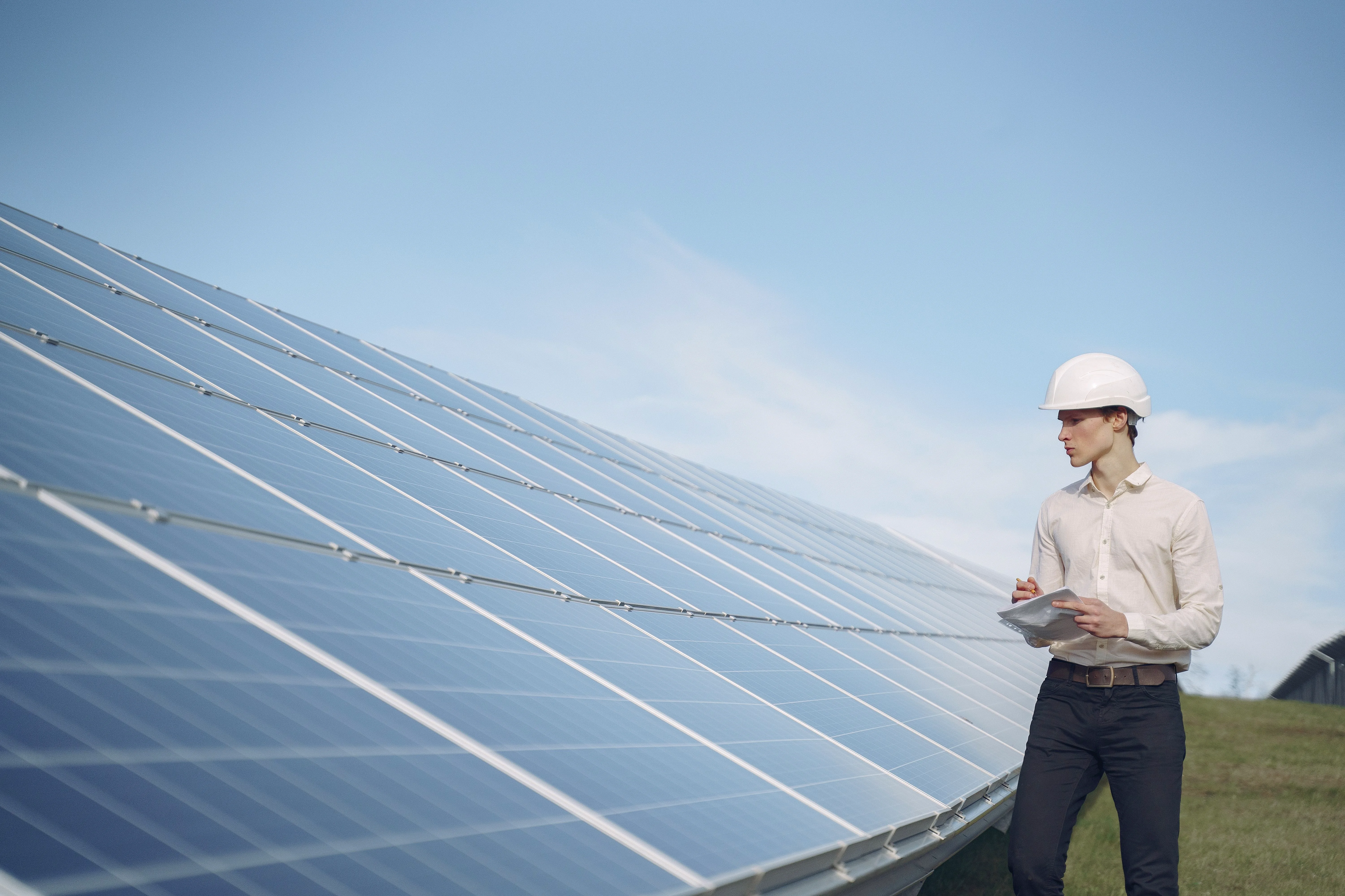 Immagine di copertina per: Il potenziale fotovoltaico dei tetti italiani: 532 GW, la classifica per provincia